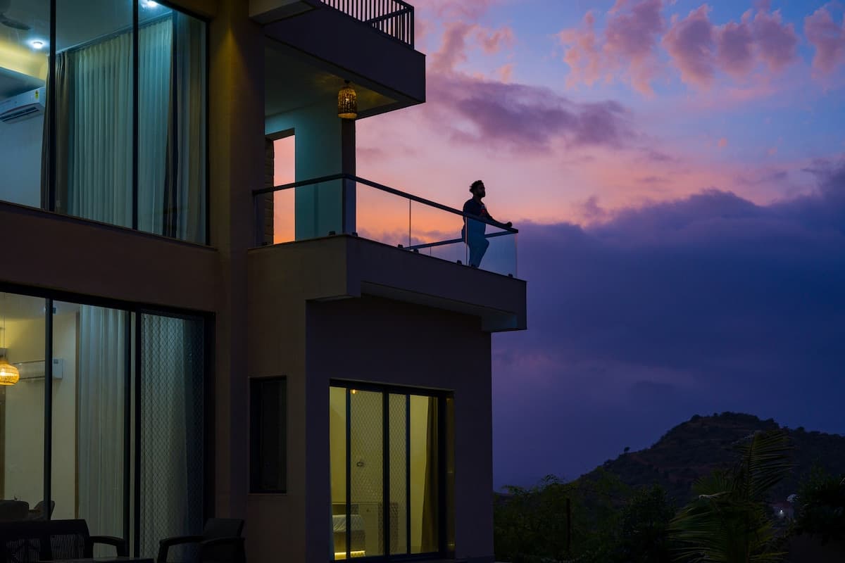 Corum8 Mansion — Hilltop Villa Shoot photo