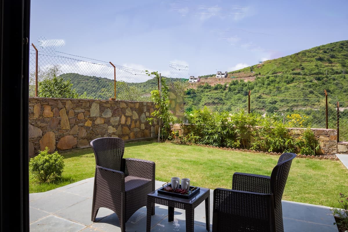 Corum8 Mansion — Hilltop Villa Shoot photo